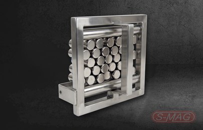 Hopper magnetic grid with magnetic tubes